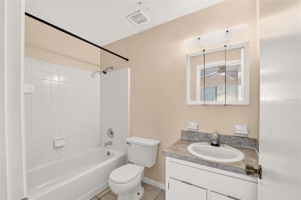 For Sale: $134,900 (2 beds, 2 baths, 1088 Square Feet)
