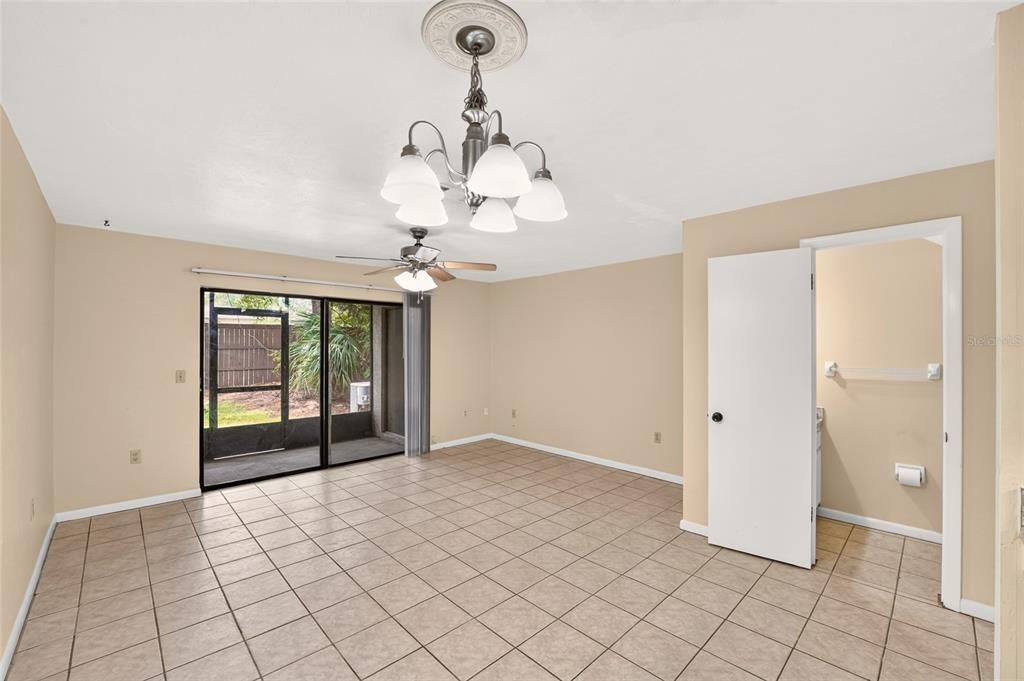 For Sale: $134,900 (2 beds, 2 baths, 1088 Square Feet)