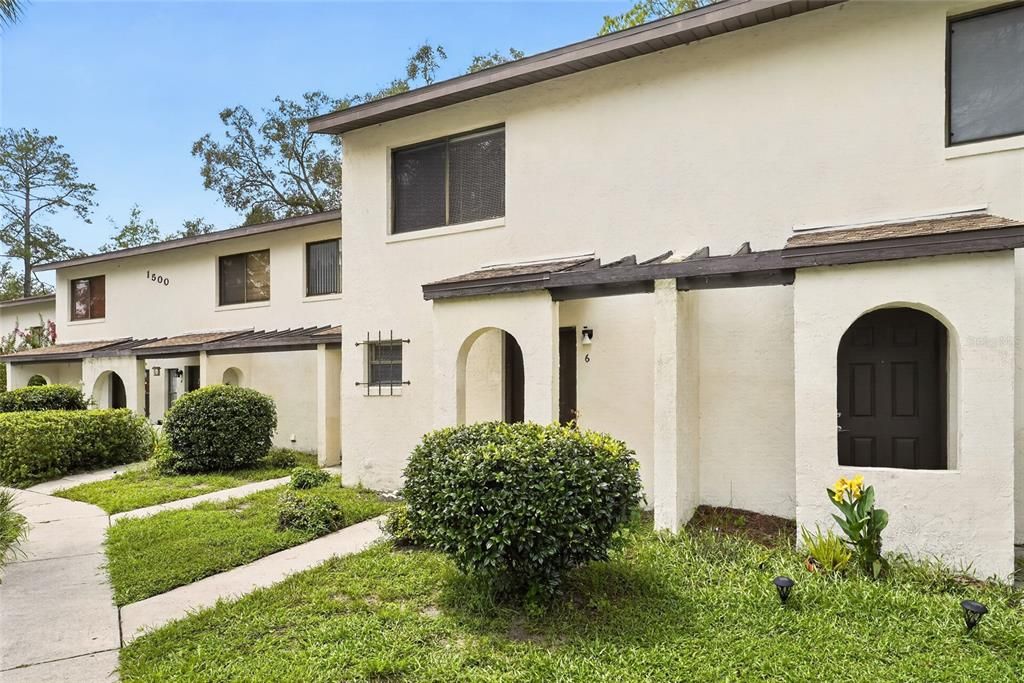 For Sale: $134,900 (2 beds, 2 baths, 1088 Square Feet)