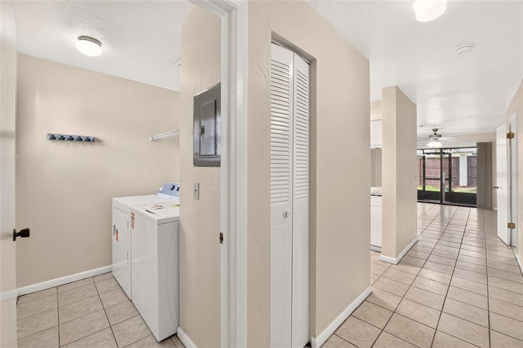 For Sale: $134,900 (2 beds, 2 baths, 1088 Square Feet)