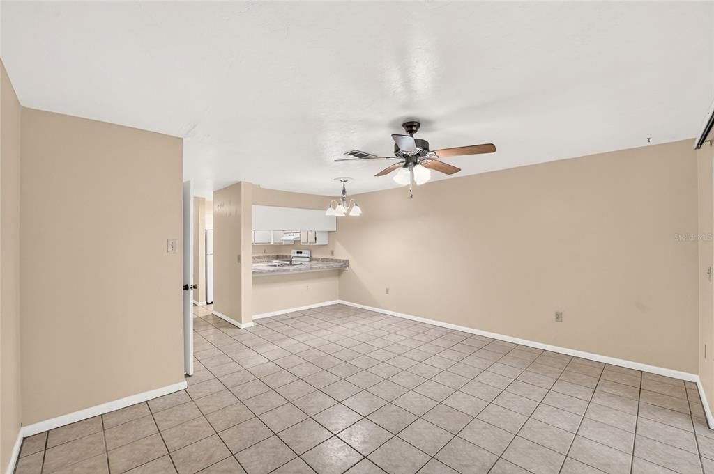 For Sale: $134,900 (2 beds, 2 baths, 1088 Square Feet)