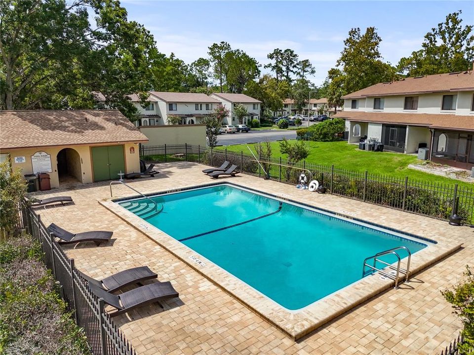 For Sale: $134,900 (2 beds, 2 baths, 1088 Square Feet)