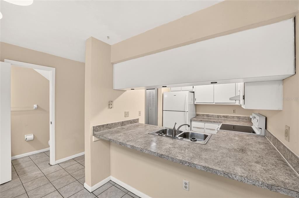 For Sale: $134,900 (2 beds, 2 baths, 1088 Square Feet)