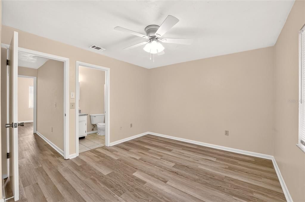 For Sale: $134,900 (2 beds, 2 baths, 1088 Square Feet)