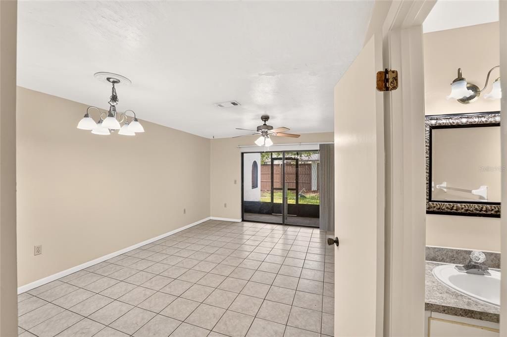 For Sale: $134,900 (2 beds, 2 baths, 1088 Square Feet)