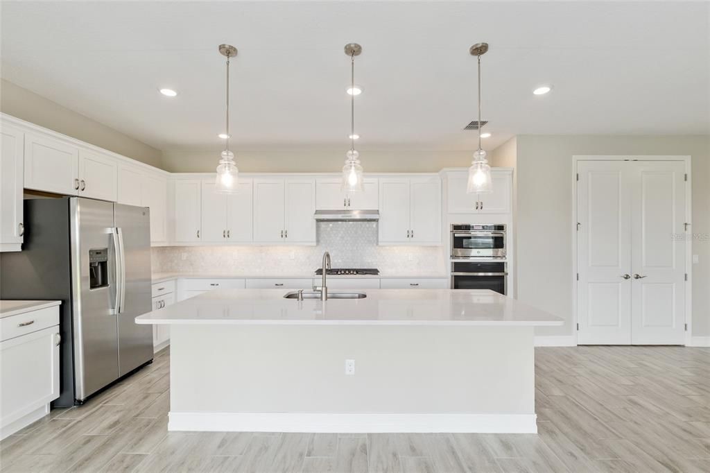 For Rent: $3,000 (3 beds, 3 baths, 2459 Square Feet)