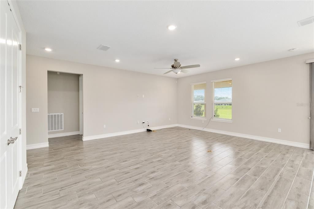 For Rent: $3,000 (3 beds, 3 baths, 2459 Square Feet)