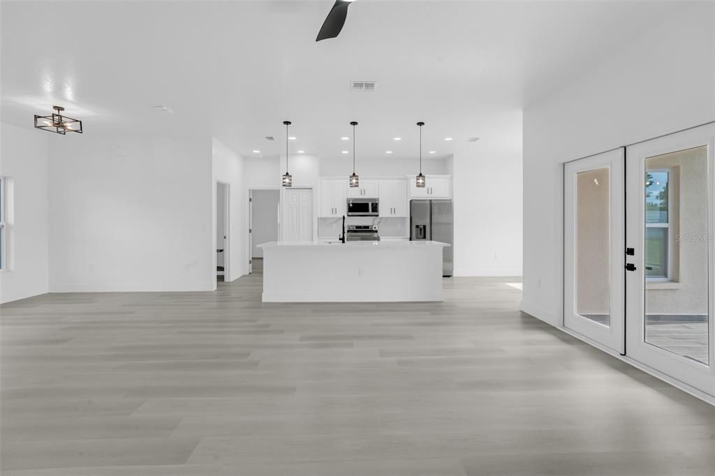 For Sale: $397,999 (4 beds, 2 baths, 2125 Square Feet)