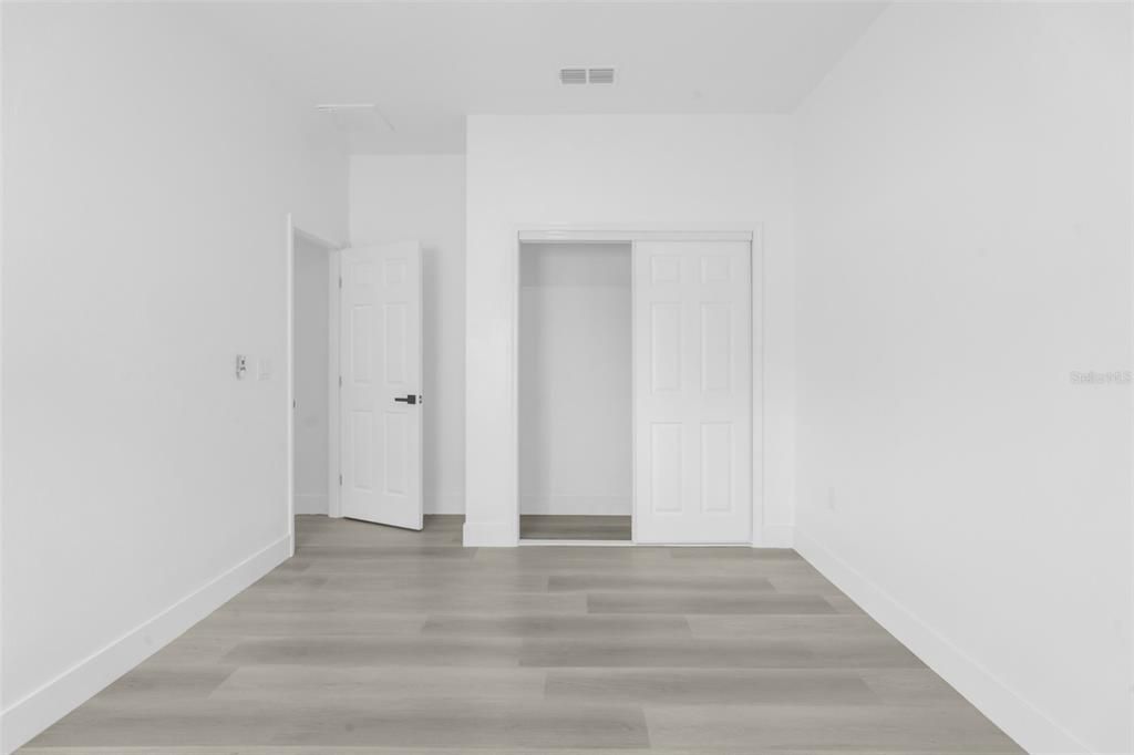 For Sale: $397,999 (4 beds, 2 baths, 2125 Square Feet)