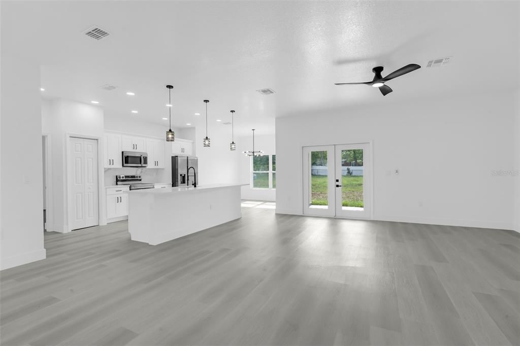 For Sale: $397,999 (4 beds, 2 baths, 2125 Square Feet)