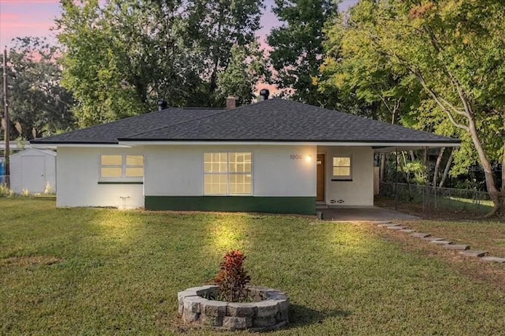 For Sale: $275,000 (3 beds, 2 baths, 1256 Square Feet)