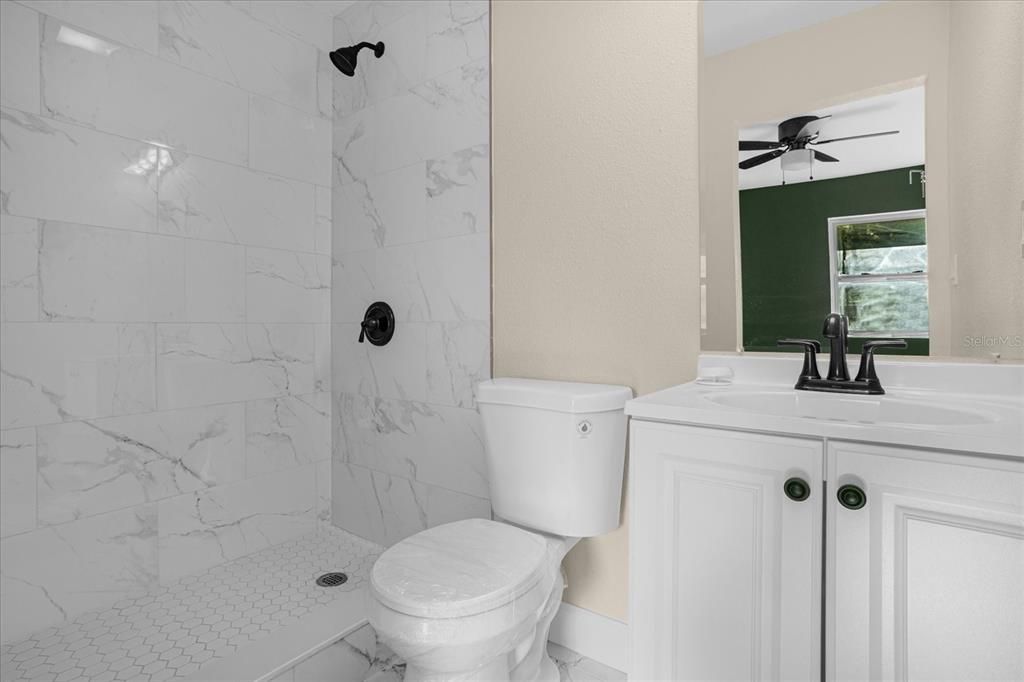 For Sale: $275,000 (3 beds, 2 baths, 1256 Square Feet)