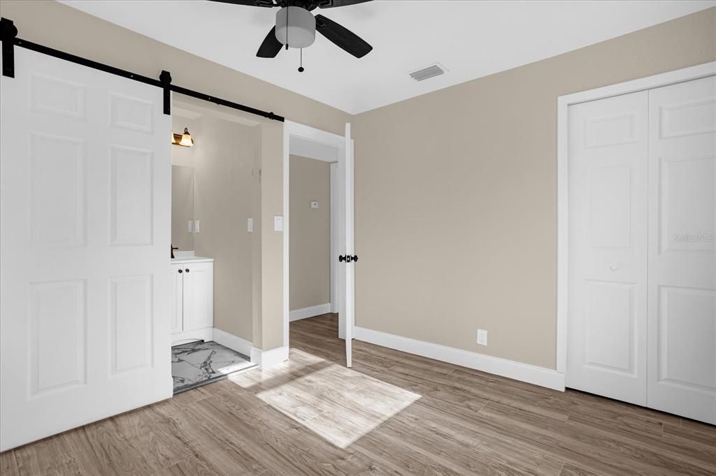 For Sale: $275,000 (3 beds, 2 baths, 1256 Square Feet)