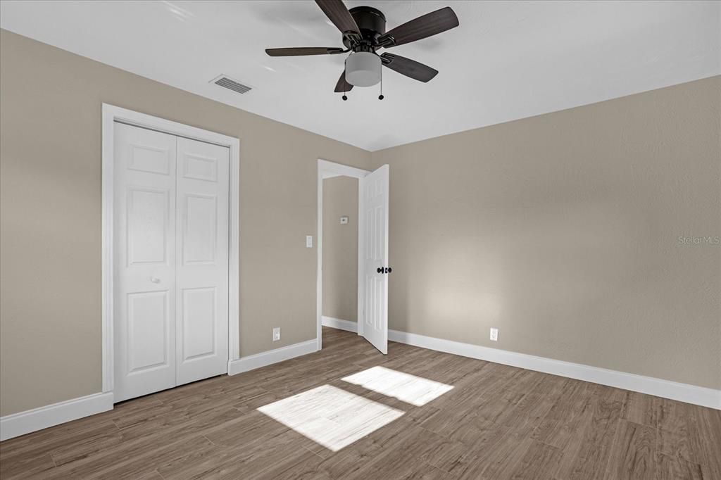 For Sale: $275,000 (3 beds, 2 baths, 1256 Square Feet)