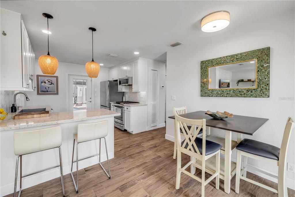 En Venta: $649,000 (3 camas, 2 baños, 1214 Pies cuadrados)