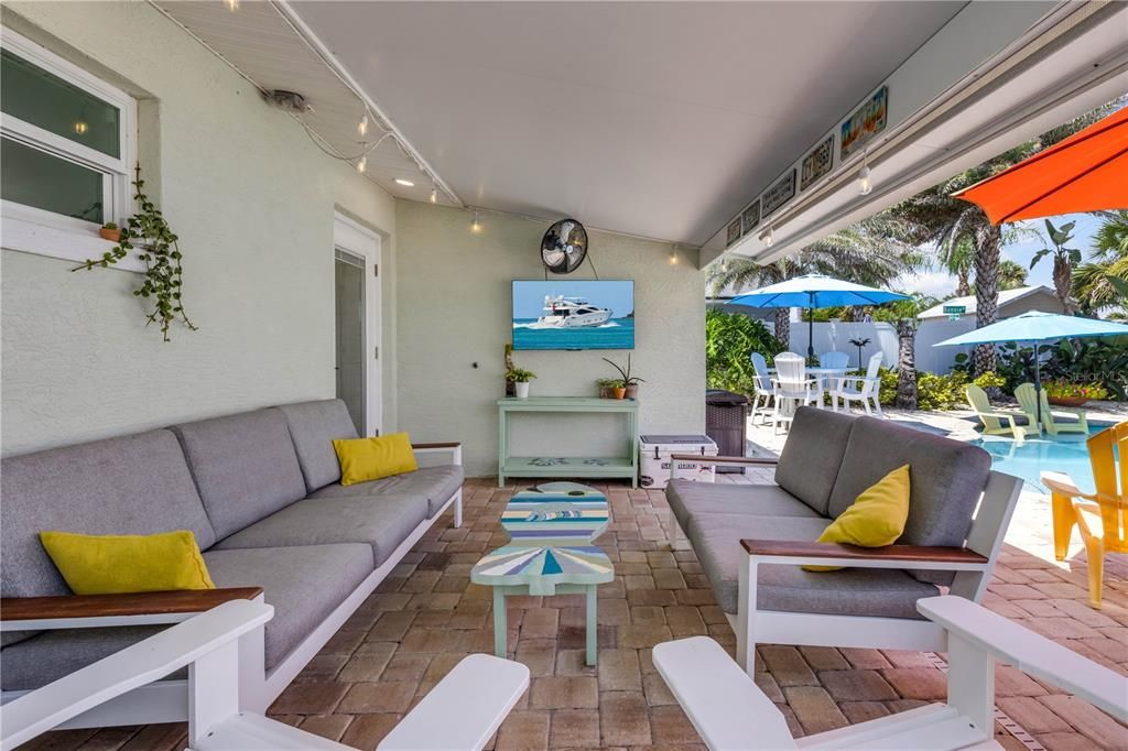 En Venta: $649,000 (3 camas, 2 baños, 1214 Pies cuadrados)