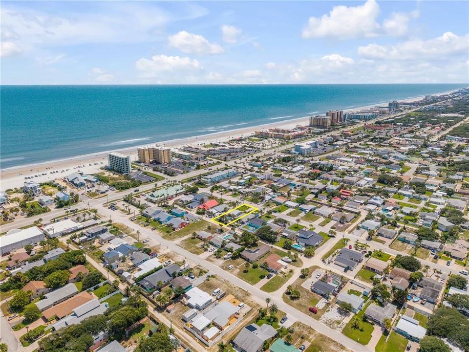 En Venta: $649,000 (3 camas, 2 baños, 1214 Pies cuadrados)