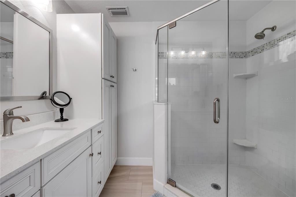 En Venta: $649,000 (3 camas, 2 baños, 1214 Pies cuadrados)