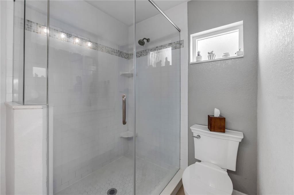 En Venta: $649,000 (3 camas, 2 baños, 1214 Pies cuadrados)