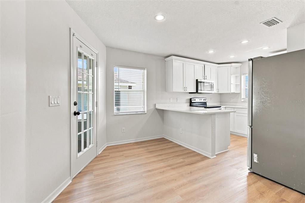 For Sale: $409,000 (3 beds, 2 baths, 1307 Square Feet)