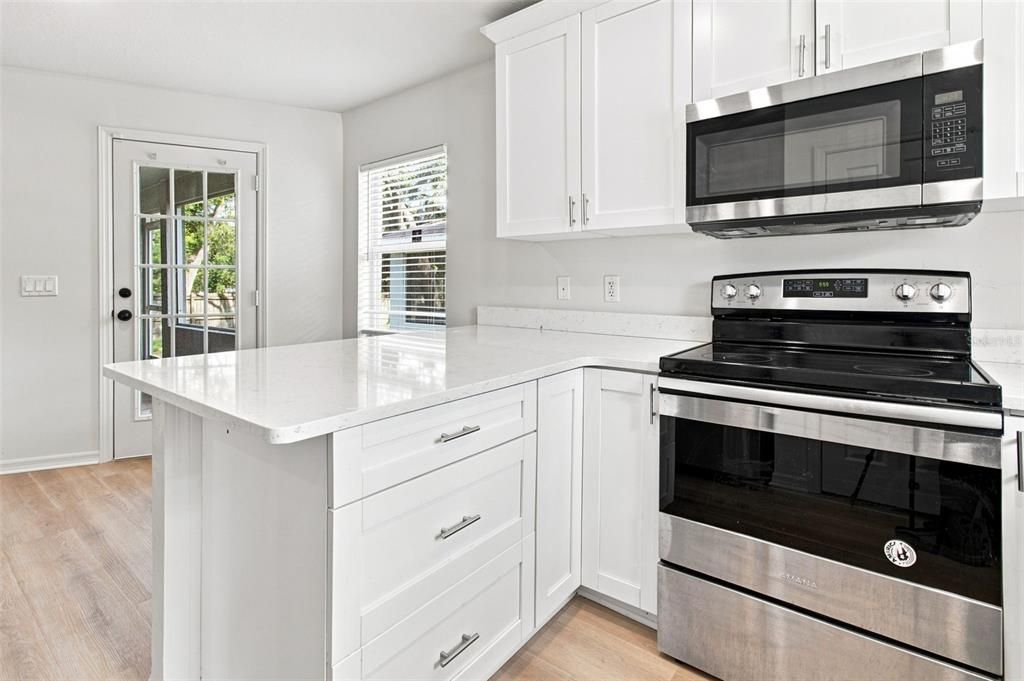 For Sale: $409,000 (3 beds, 2 baths, 1307 Square Feet)