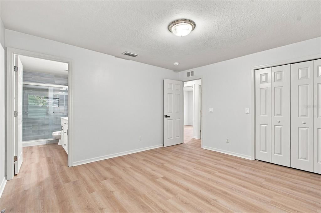 For Sale: $409,000 (3 beds, 2 baths, 1307 Square Feet)