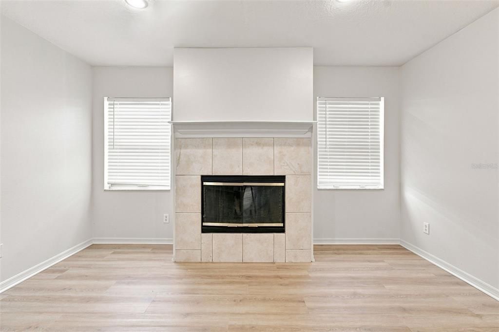 For Sale: $409,000 (3 beds, 2 baths, 1307 Square Feet)