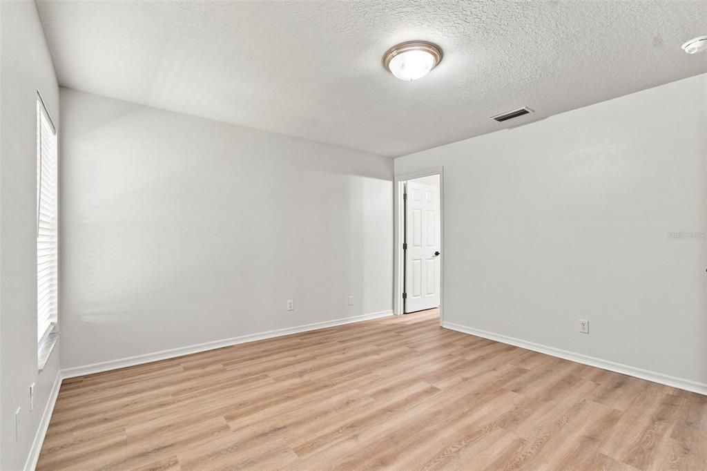 For Sale: $409,000 (3 beds, 2 baths, 1307 Square Feet)