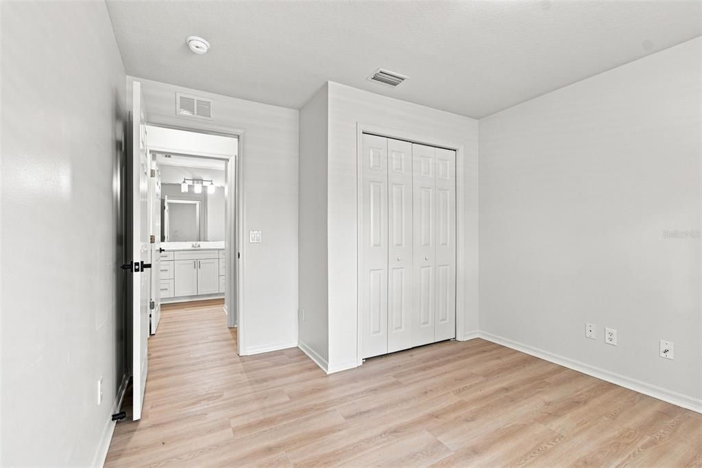 For Sale: $409,000 (3 beds, 2 baths, 1307 Square Feet)