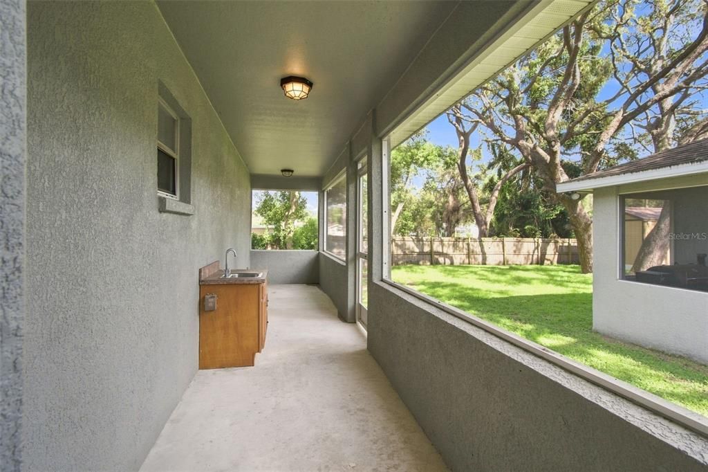 For Sale: $409,000 (3 beds, 2 baths, 1307 Square Feet)