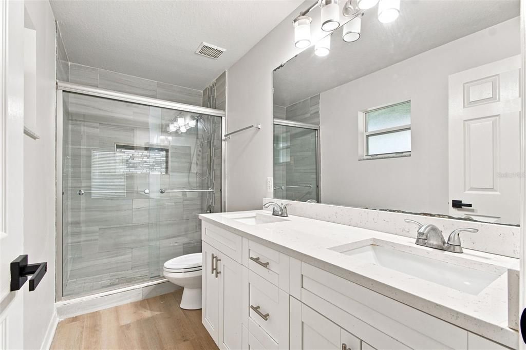 For Sale: $409,000 (3 beds, 2 baths, 1307 Square Feet)