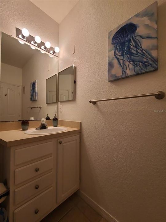 En Venta: $240,000 (3 camas, 2 baños, 1249 Pies cuadrados)