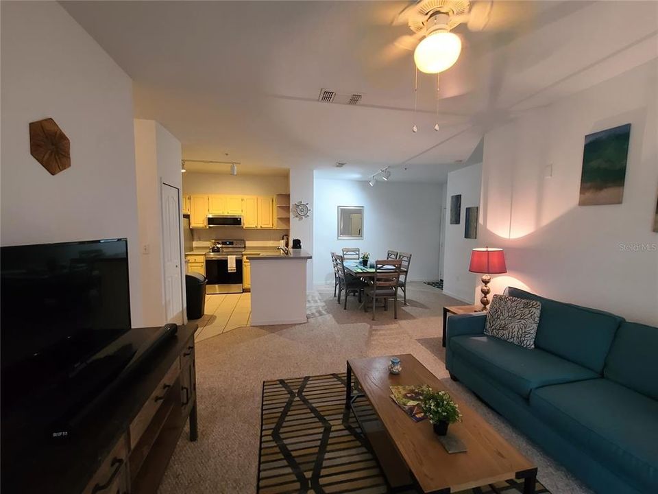 En Venta: $240,000 (3 camas, 2 baños, 1249 Pies cuadrados)