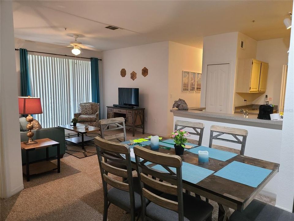 En Venta: $240,000 (3 camas, 2 baños, 1249 Pies cuadrados)