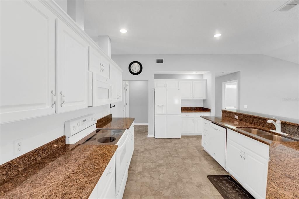 For Sale: $389,000 (3 beds, 2 baths, 2149 Square Feet)