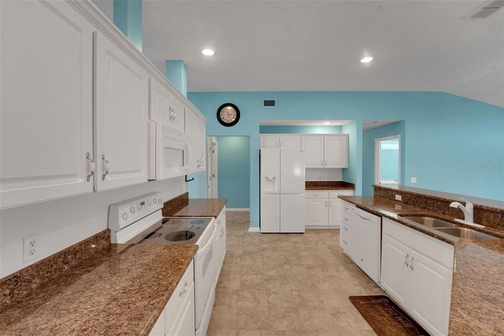 For Sale: $389,000 (3 beds, 2 baths, 2149 Square Feet)