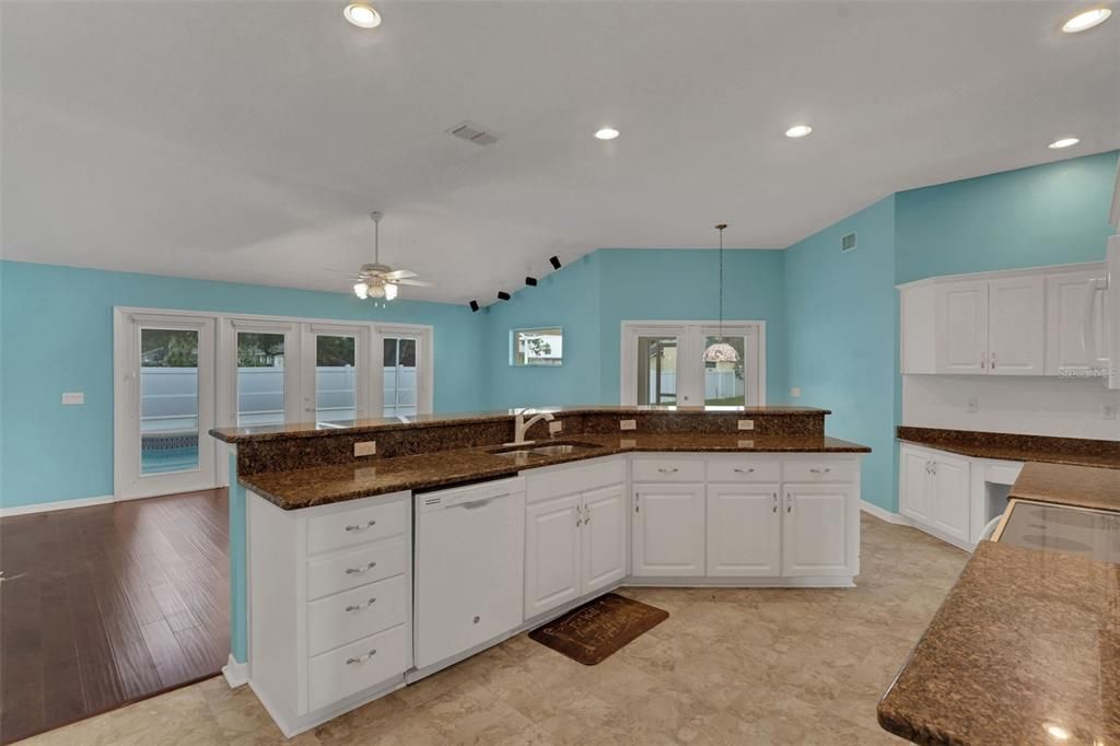 For Sale: $389,000 (3 beds, 2 baths, 2149 Square Feet)