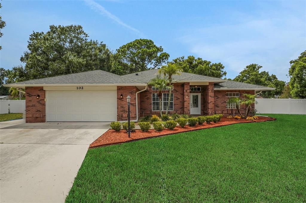 For Sale: $389,000 (3 beds, 2 baths, 2149 Square Feet)