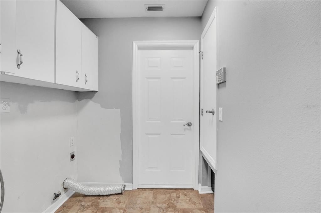For Sale: $389,000 (3 beds, 2 baths, 2149 Square Feet)