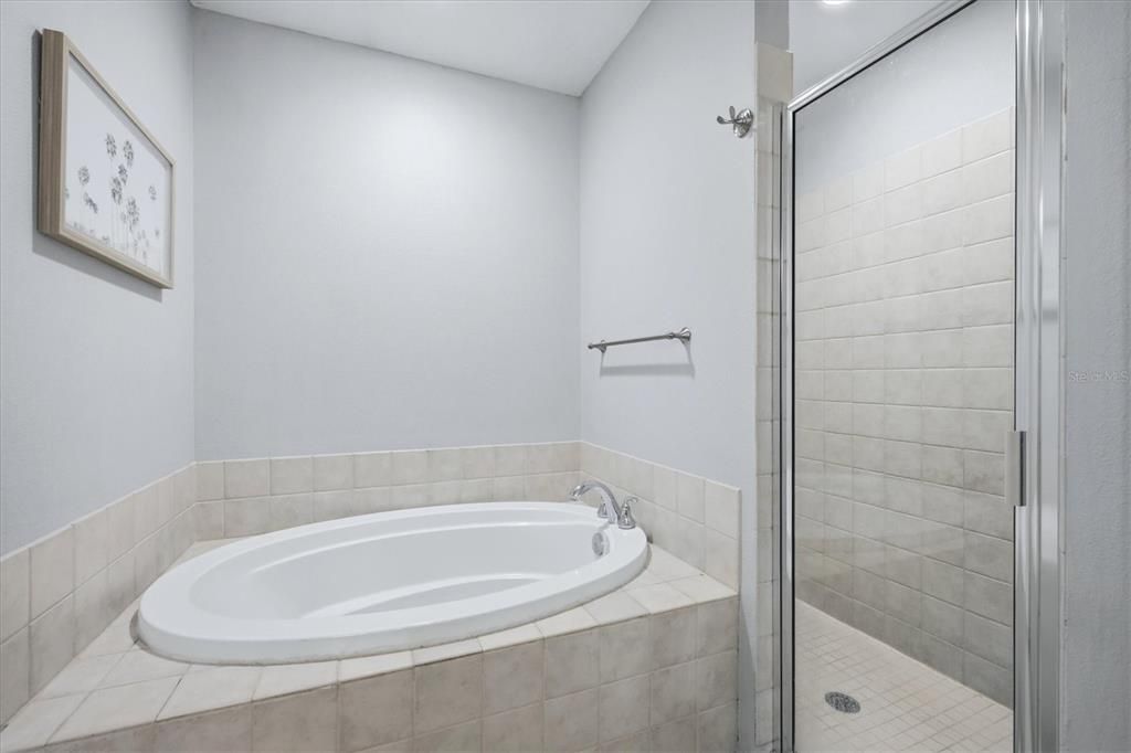 For Sale: $399,000 (4 beds, 3 baths, 2628 Square Feet)