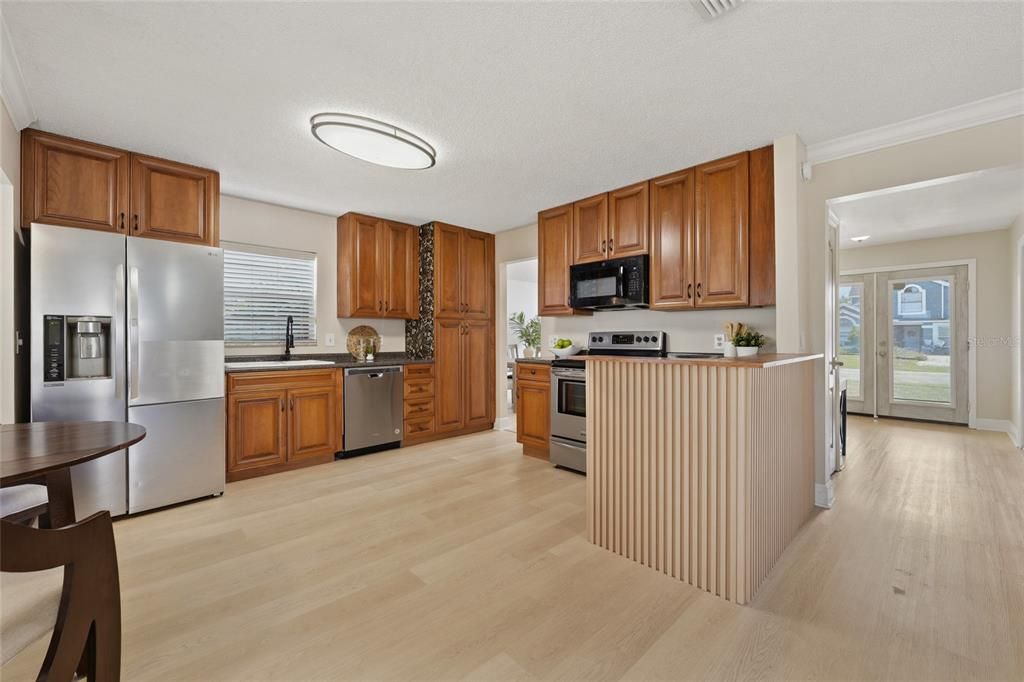 For Sale: $415,000 (3 beds, 2 baths, 1705 Square Feet)