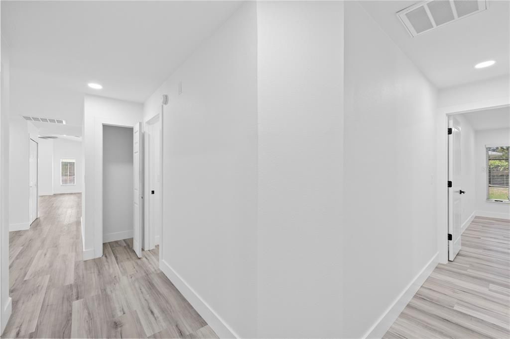 En Venta: $489,999 (3 camas, 2 baños, 2406 Pies cuadrados)