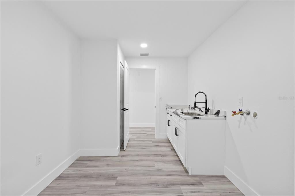 En Venta: $489,999 (3 camas, 2 baños, 2406 Pies cuadrados)