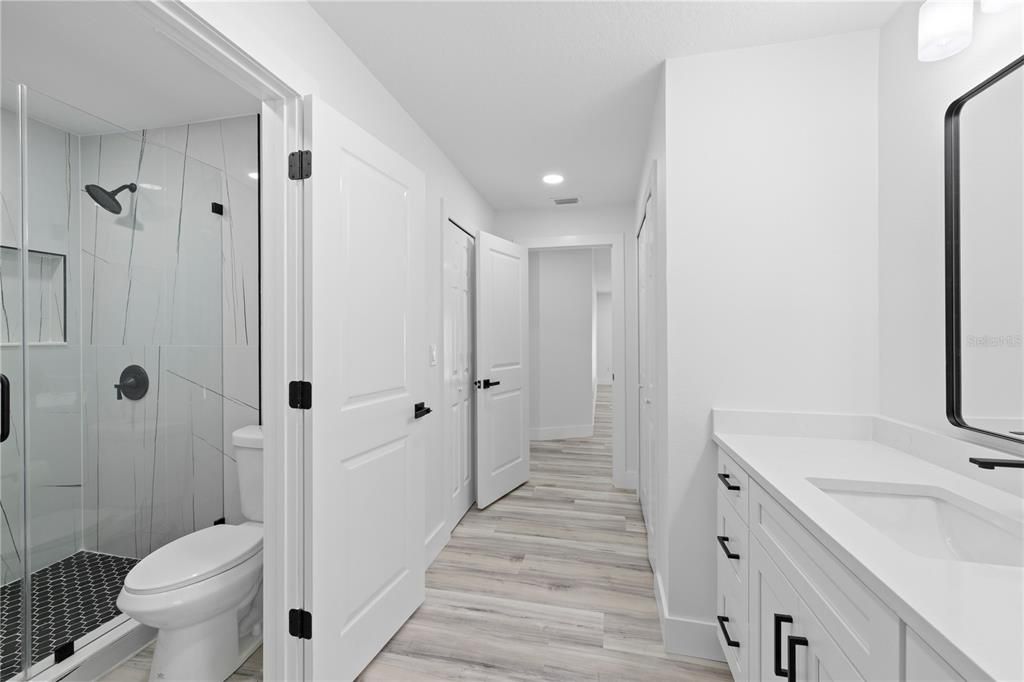 En Venta: $489,999 (3 camas, 2 baños, 2406 Pies cuadrados)