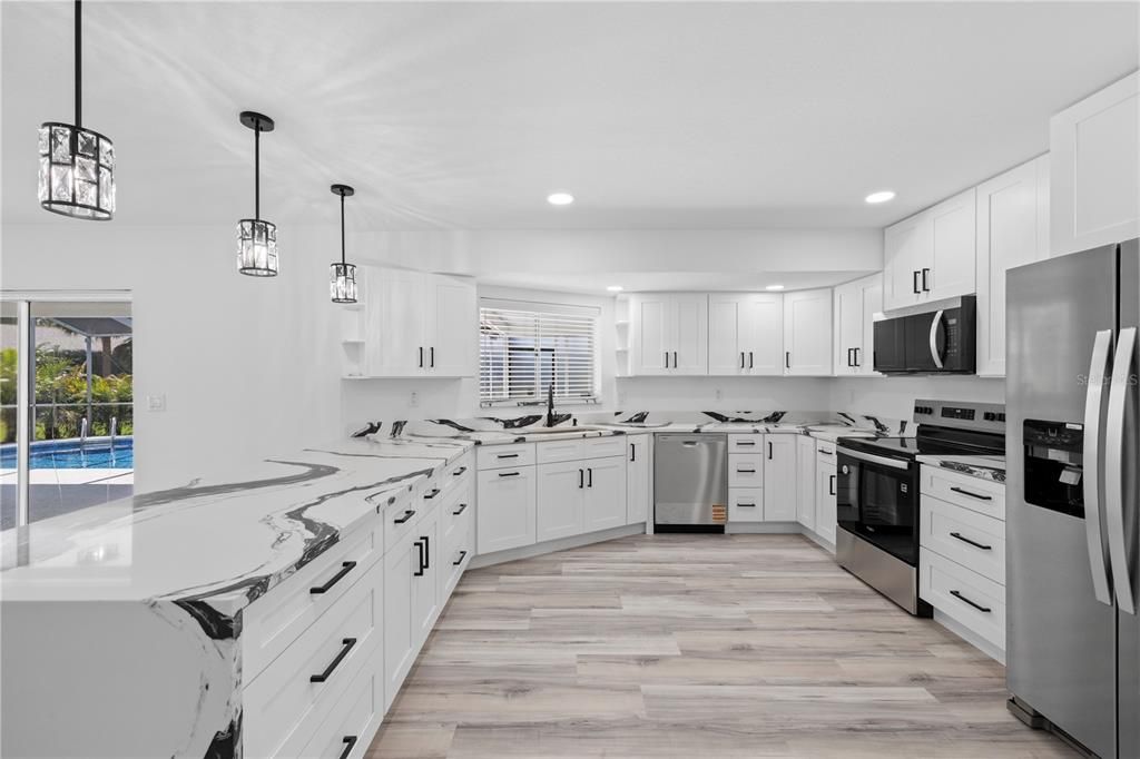 En Venta: $489,999 (3 camas, 2 baños, 2406 Pies cuadrados)