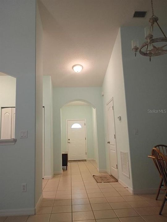 For Sale: $254,900 (2 beds, 2 baths, 1143 Square Feet)