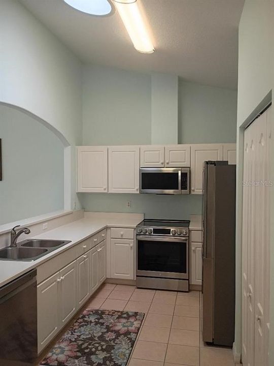 For Sale: $254,900 (2 beds, 2 baths, 1143 Square Feet)