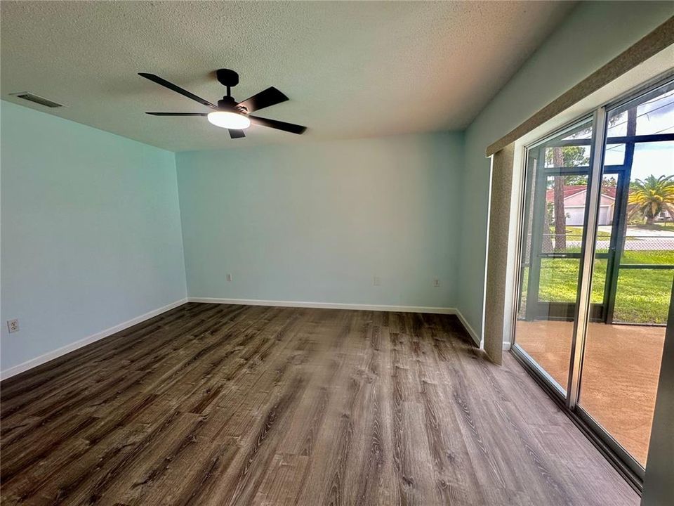 For Sale: $345,678 (3 beds, 2 baths, 1272 Square Feet)
