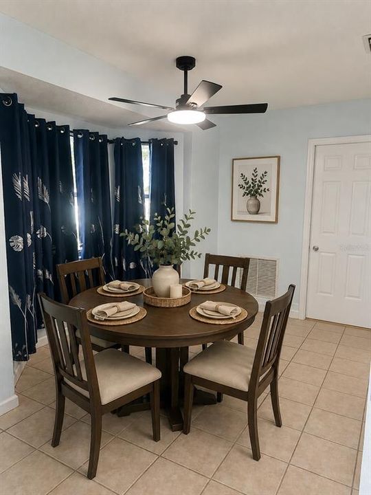 For Sale: $345,678 (3 beds, 2 baths, 1272 Square Feet)