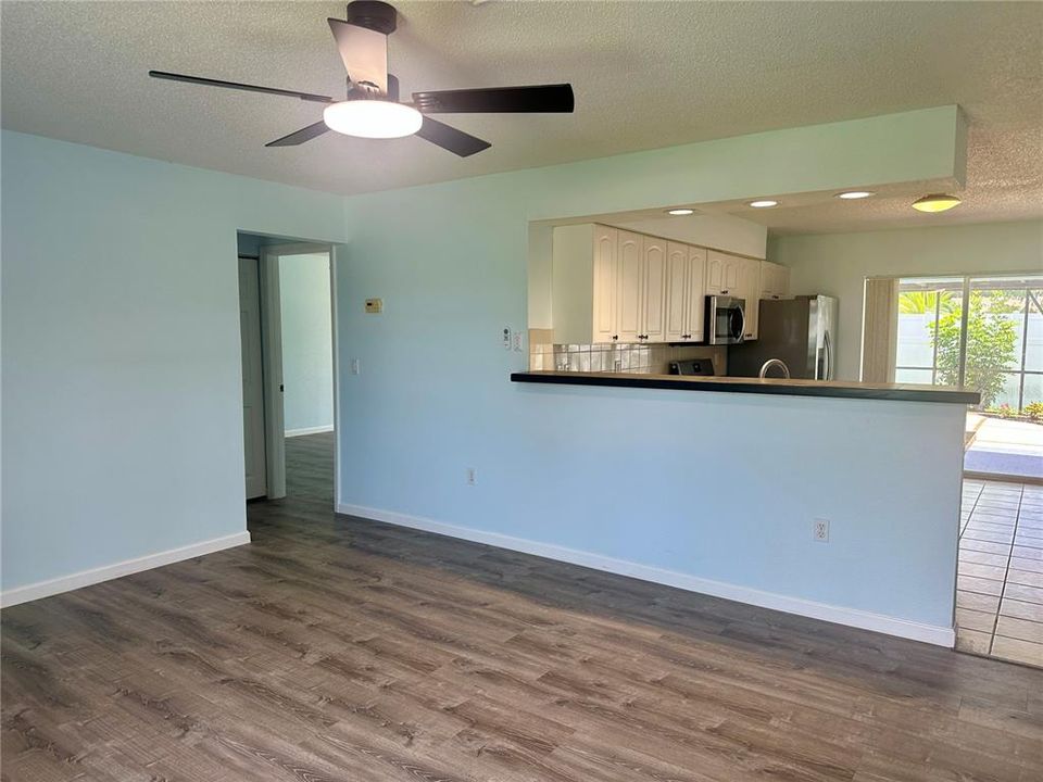 For Sale: $345,678 (3 beds, 2 baths, 1272 Square Feet)